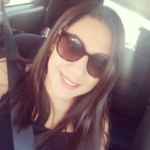 Meet your Posher, Claudia